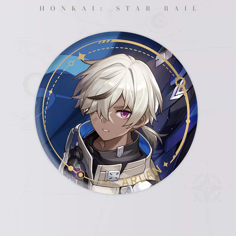  He has light golden hair, with one side tied in a ponytail, and the hair is fluffy and layered. His eyes are purple, with a gentle yet slightly detached gaze.