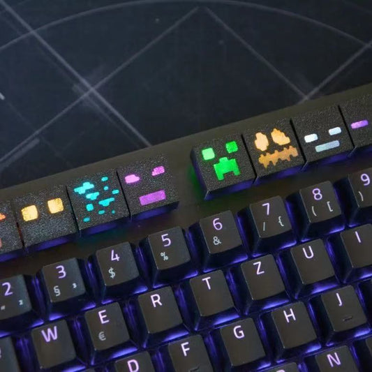 Personalized Minecraft keycaps with classic character and block design, adding a gaming atmosphere to your keyboard.