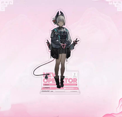 Acrylic standee of Arc from Arknights, featuring her sleek, tech-inspired gray and black outfit with a pink "NEW OPERATOR" base, presented on a light pink background.